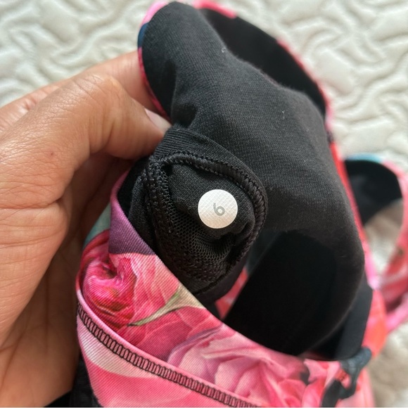 Lululemon | Speed Bra Secret Garden 6 - Picture 4 of 4